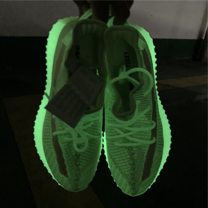 Yeezy Boost 350 V2 “ Glow In The Dark ”