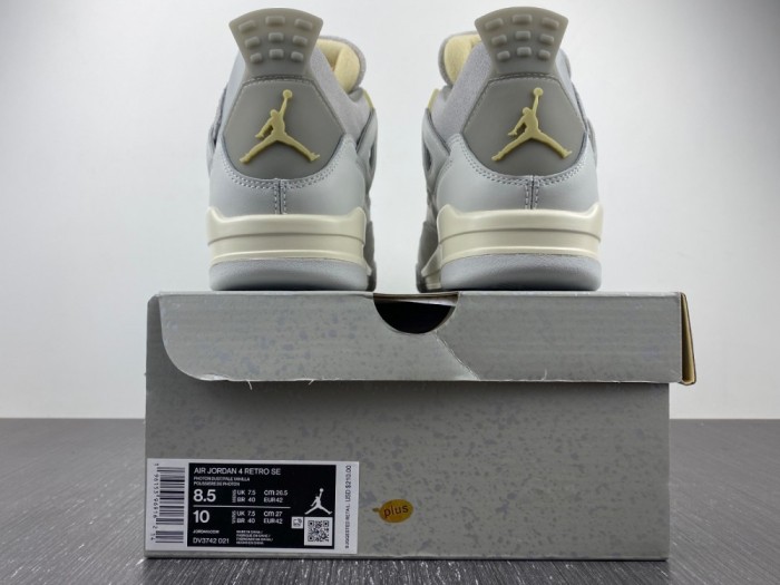 Air Jordan 4 SE Craft “Photon Dust”