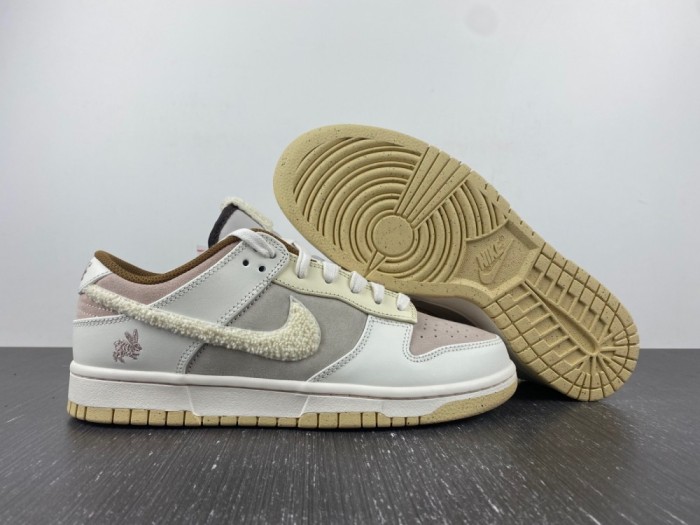 Dunk Low”Year of the Rabbit”