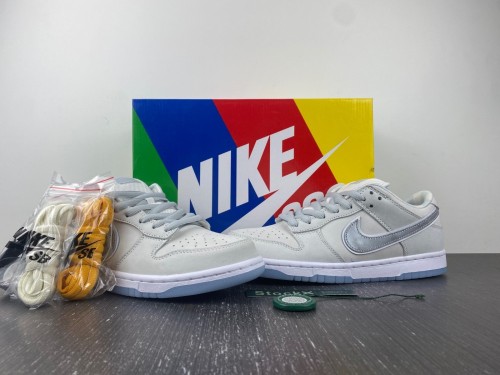 Concepts x Nike SB Dunk Low “White Lobster”
