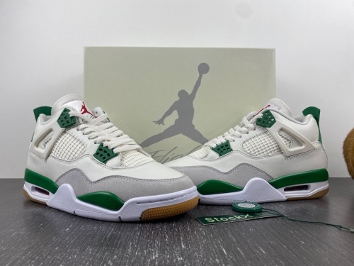 Nike SB x Air Jordan 4 ‘Pine Green’