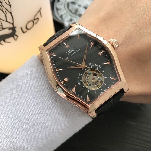 IWC(アイダブリューシー) 腕時計 3針 自動巻き メンズ IWC-TSH380-19