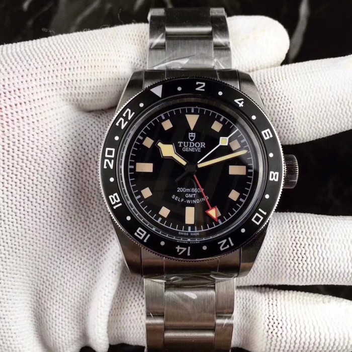 チュードル（TUDOR ）メンズ 時計 42mm 自動巻き 腕時計 TUD-TSH410-17