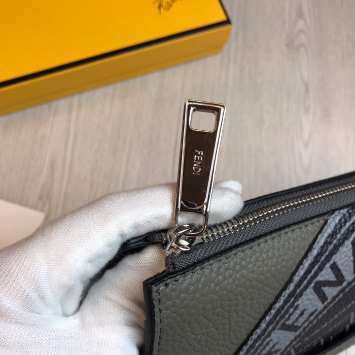 特N品 FENDI/フェンディ 財布 セカンドバッグ XD19P380-FD22