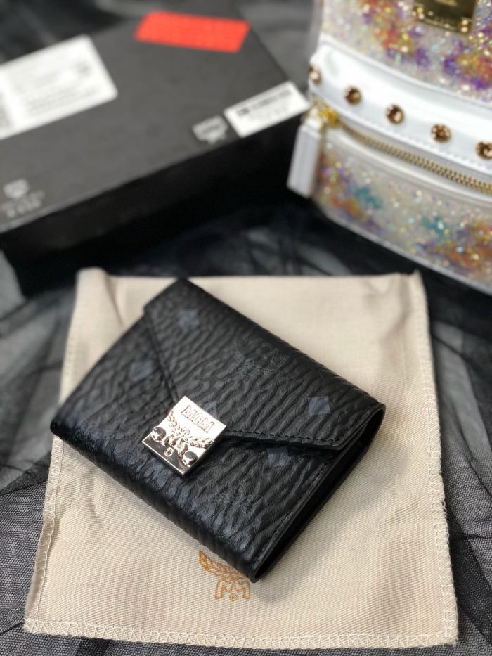 人気商品激安 エムシーエム 短財布 三つ折り財布 8096-MC477