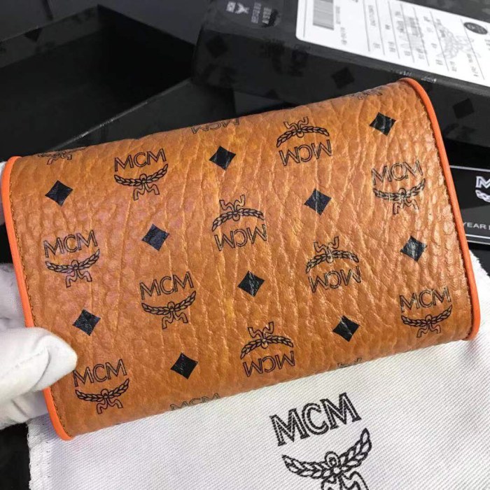 人気商品激安 エムシーエム 短財布 三つ折り財布 8086-MC520