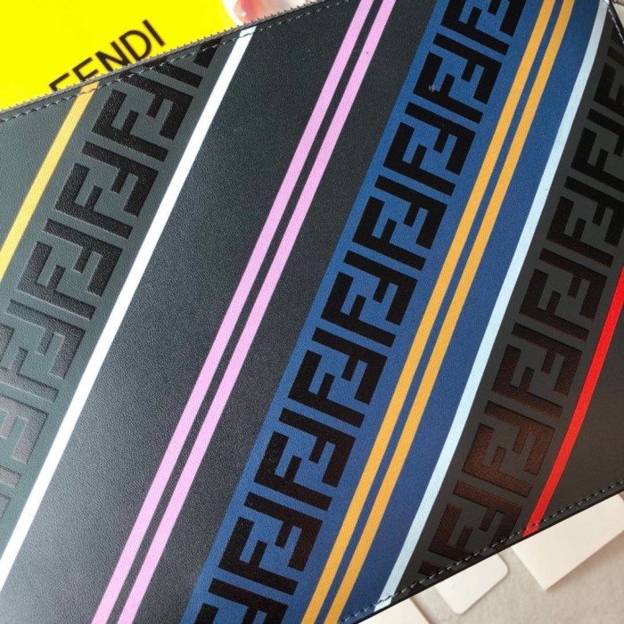 新作 FENDI/フェンディ メンズ セカンドバッグ FE19P180-FD04