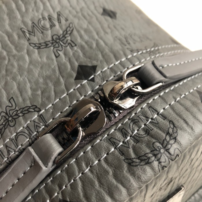 19SS エムシーエム 中号サイズ 後背包 リュック 88029-2-MC473