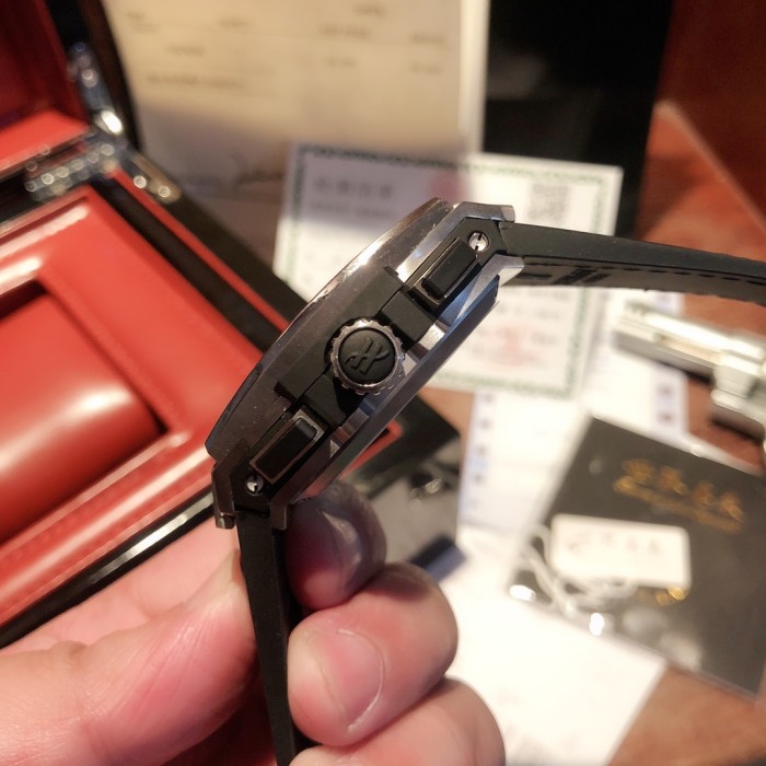 ウブロHUBLOT Asian 7750搭載 28800振動 ビッグバン GX2001P1750-7750-17