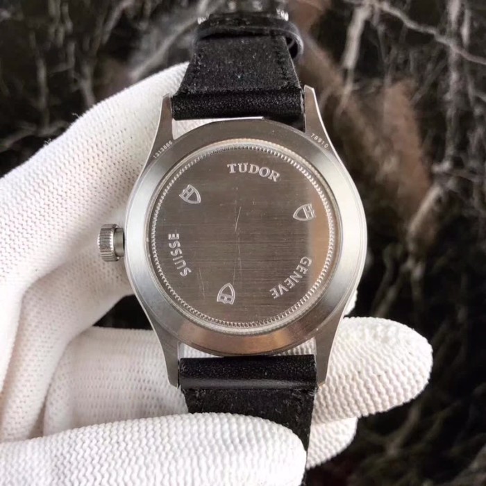 チュードル（TUDOR ）メンズ 時計 腕時計 42mm 自動巻き TUD-TSH330-14