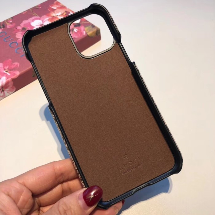 グッチ 蜂柄 iphone11/11pro/11pro maxケース 芸能人愛用 大人気★新商品