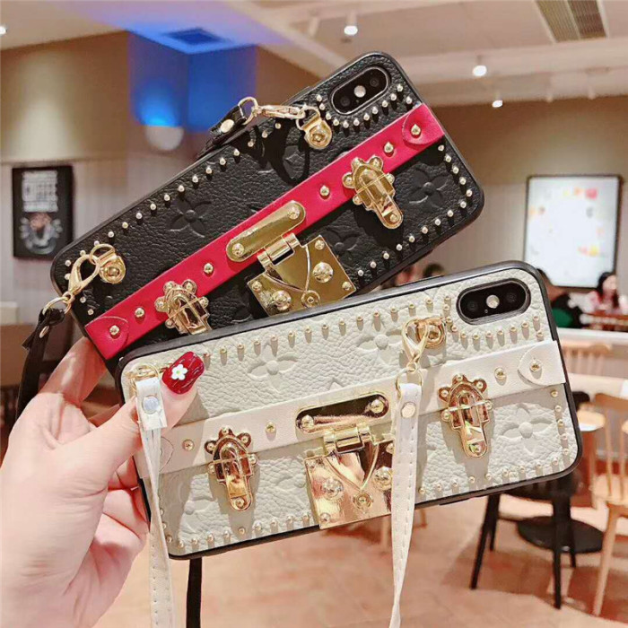 ルイヴィトン iphone xrケース iphone xs/xs maxケース 人気ブランド iphone x/10/8/7/6plusケース ストラップ付き 個性 斜めがけ 耐久性 芸能人愛用