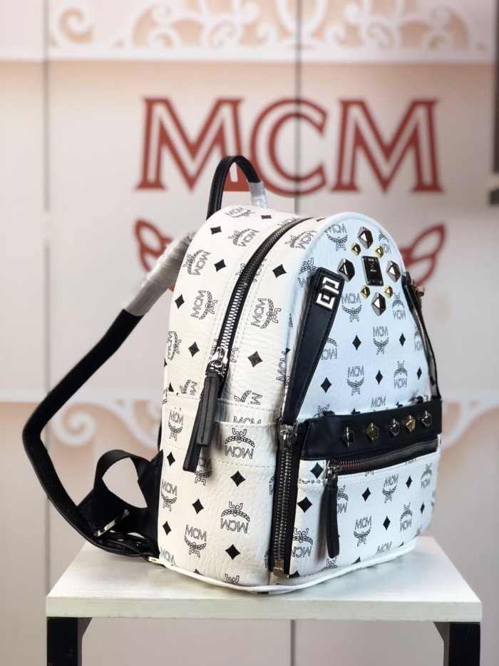 19SS エムシーエム 中号サイズ 後背包 リュック 5277-MC042