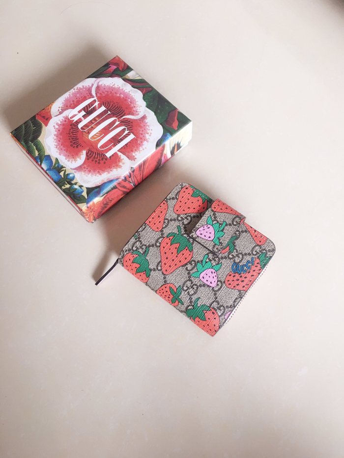 高品質 GUCCI グッチ 短財布 Wホック二つ折り財布 573844-1