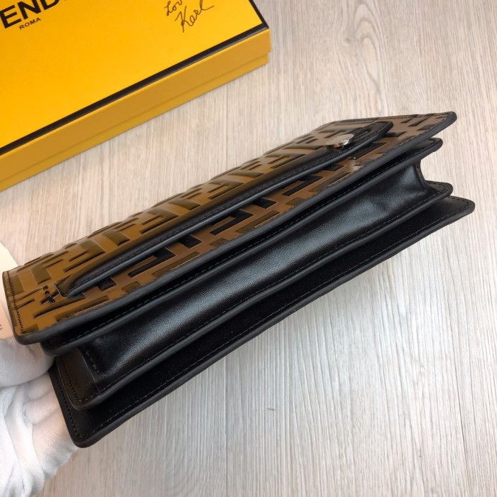 特N品 FENDI/フェンディ 財布 セカンドバッグ XD19P380-FD21