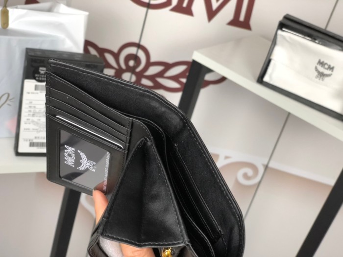 人気商品激安 エムシーエム 短財布 三つ折り財布 8033-MC496