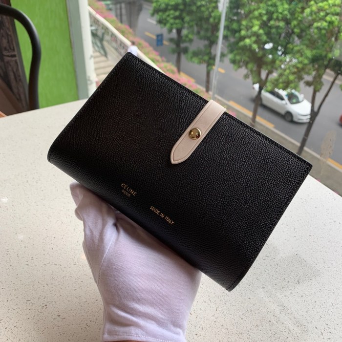 セリーヌ(CELINE）19SS 大号 長財布 カードケース 4184-CL126