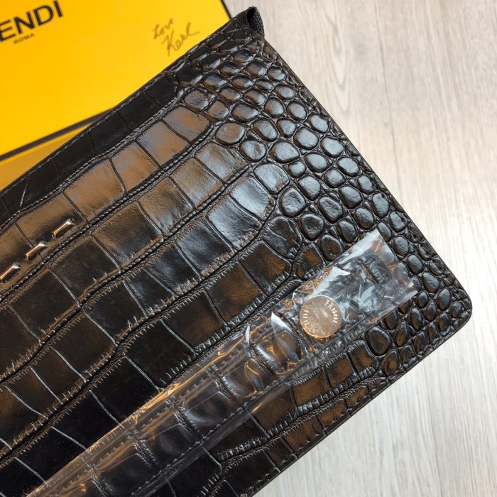 特N品 FENDI/フェンディ 財布 セカンドバッグ XD19P360-FD20
