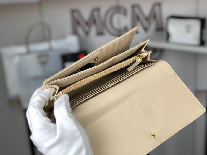 19年秋冬新作 エムシーエム 长財布 三つ折り財布 8032-MC501