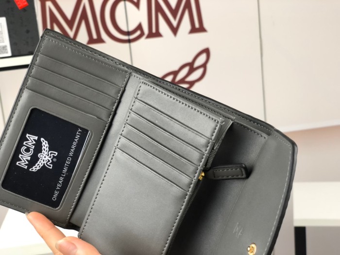 人気商品激安 エムシーエム 短財布 三つ折り財布 8009-MC509