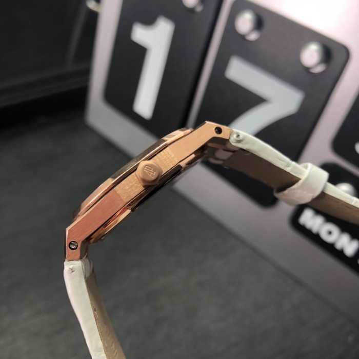 オーデマ ピゲ【AUDEMARS PIGUET】レディース 腕時計 33mm AP-JIN-021