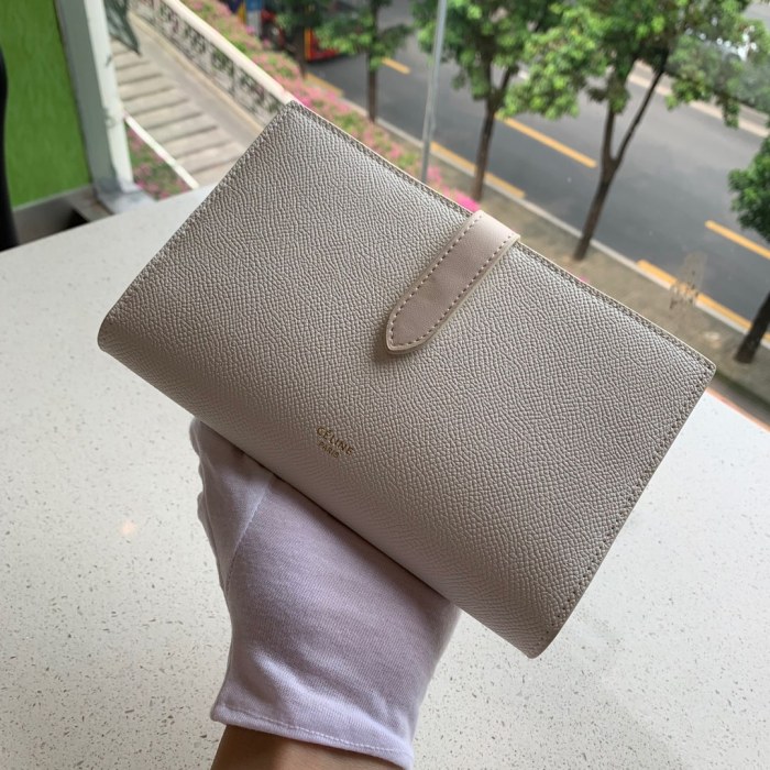 セリーヌ(CELINE）19SS 大号 長財布 カードケース 31AN-CL109