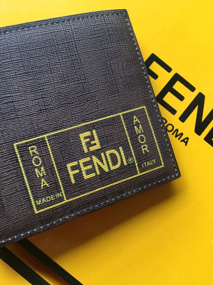 新作 FENDI/フェンディ メンズ 二つ折り短財布 FE19P110-FD01