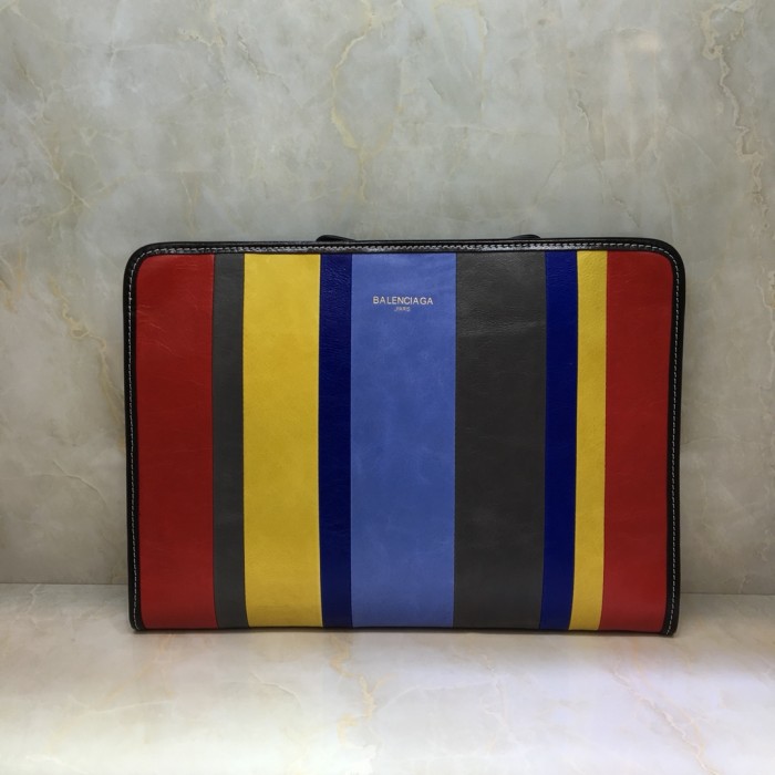バレンシアガ ☆大人気定番商品☆ セカンドバッグ XD-2001P350-443092-2