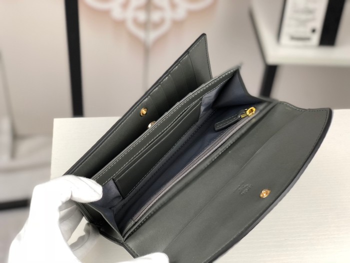 人気商品激安 エムシーエム 长財布 三つ折り財布 8008-MC513