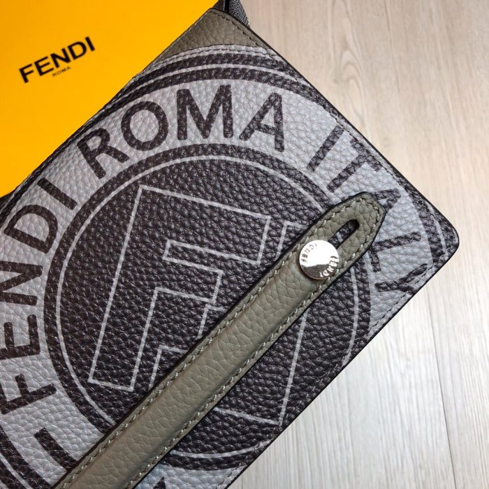 特N品 FENDI/フェンディ 財布 セカンドバッグ XD19P380-FD22