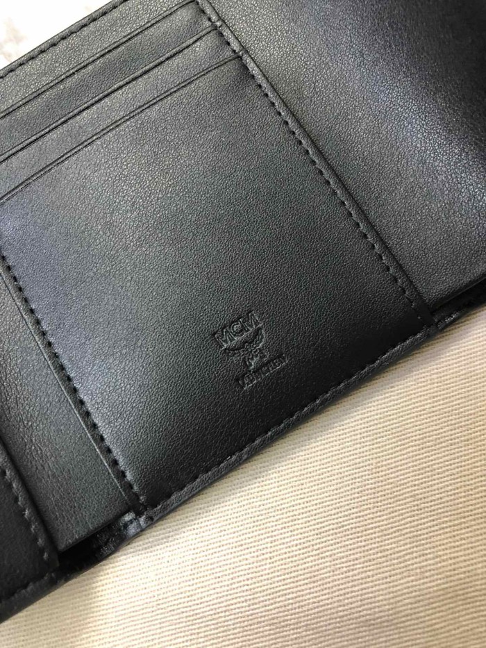 人気商品激安 エムシーエム 短財布 三つ折り財布 8096-MC477