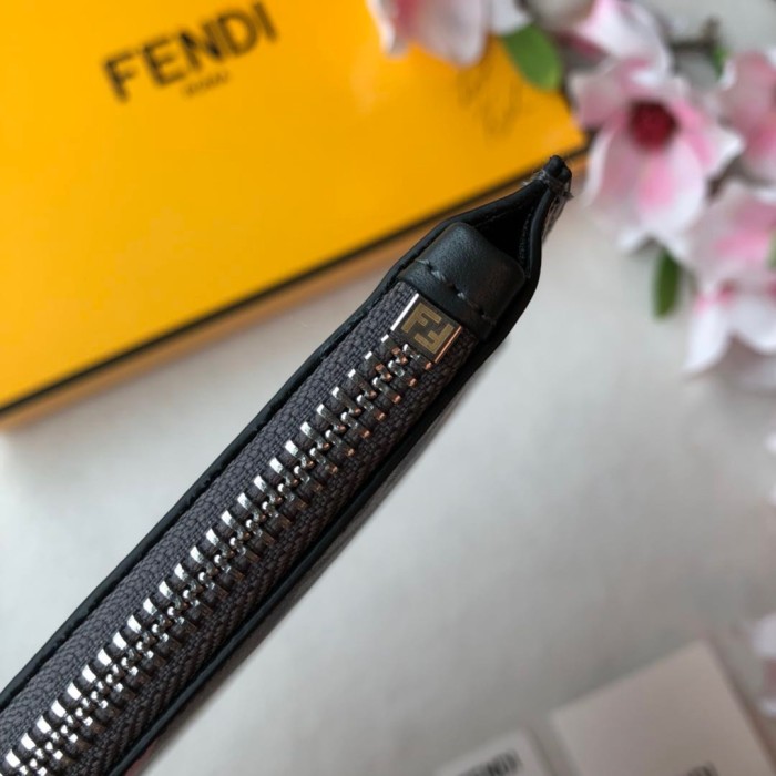新作 FENDI/フェンディ メンズ セカンドバッグ FE19P180-FD04