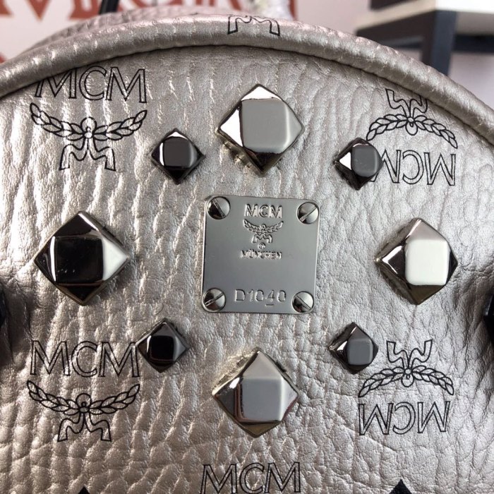 19SS エムシーエム 中号サイズ 後背包 リュック 5277-MC041
