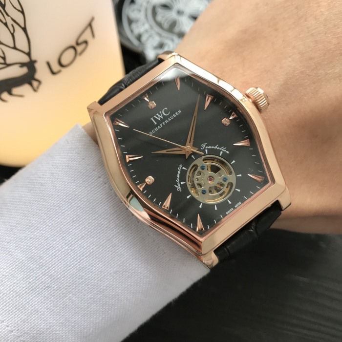 IWC(アイダブリューシー) 腕時計 3針 自動巻き メンズ IWC-TSH380-19