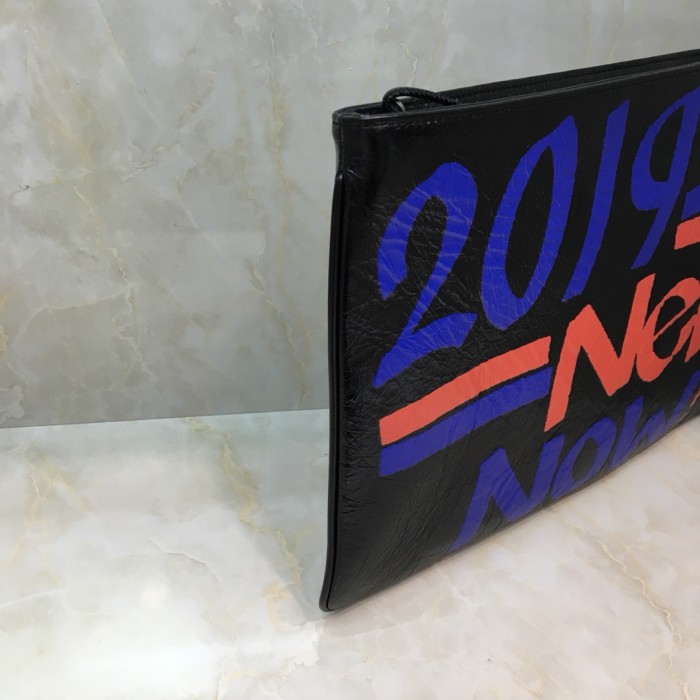 バレンシアガ ☆大人気定番商品☆ セカンドバッグ XD-2001P450-BA060B