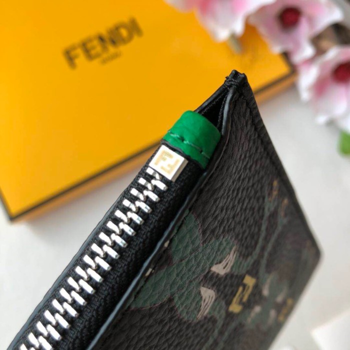 新作 FENDI/フェンディ セカンドバッグ ポーチ FE19P180-FD08