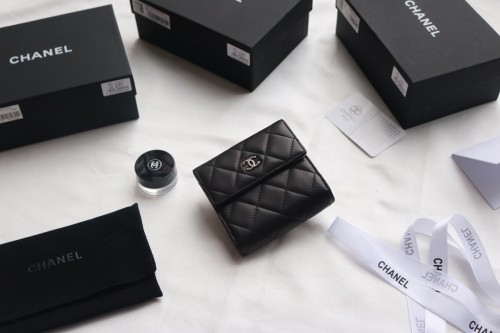 人気新品 CHANEL(シャネル) 短財布 二つ折り財布 7017-367