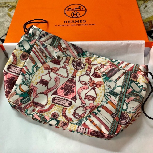 新品 エルメス [HERMES] ポーチ 収納バッグ TA2001P250-HE-26