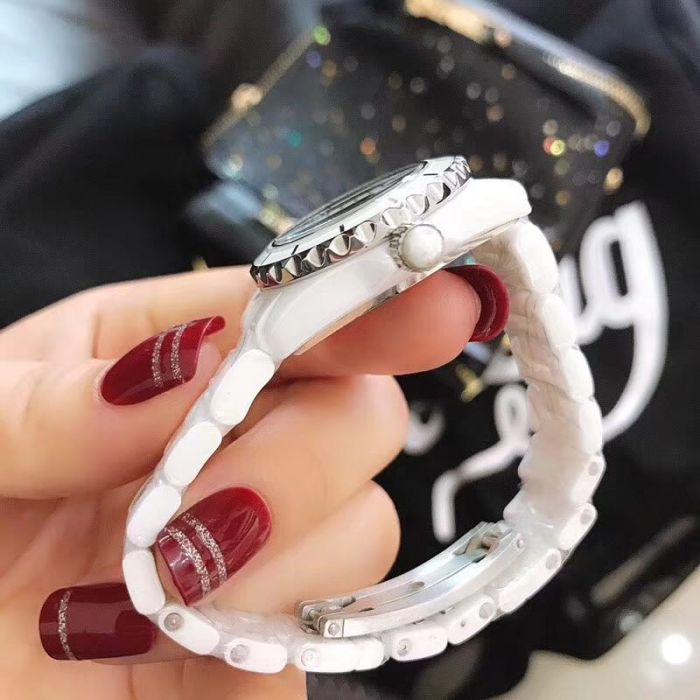 Chanel シャネル 腕時計 時計 レディース 定番人気商品 CH-TSH160-001