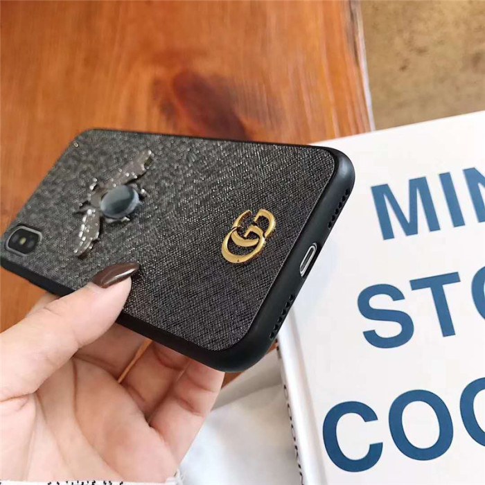 グッチ iphone xr/xs/xs max手帳型ケース 可愛い ブランド gucci アイフォンテンアール/x/xs マックスカバー GGロゴ付け 蜂 個性ジャケット 芸能人愛用