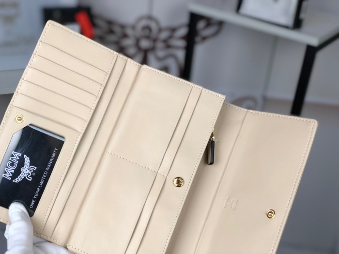 19年秋冬新作 エムシーエム 长財布 三つ折り財布 8032-MC501