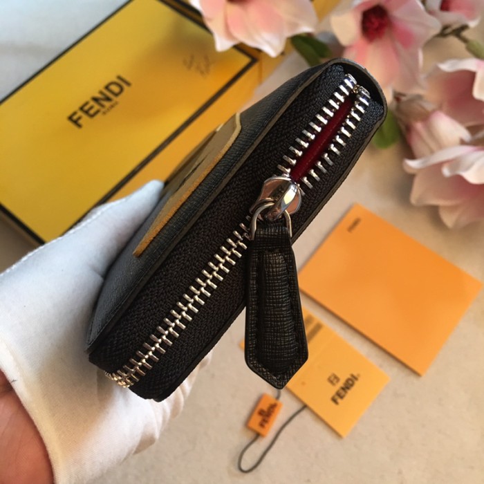 FENDI/フェンディ ラウンドファスナー式長財布 FE19P120-6621