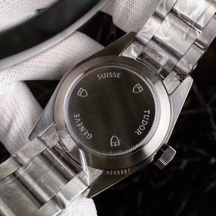 チュードル（TUDOR ）メンズ 時計 42mm 自動巻き 腕時計 TUD-TSH410-17