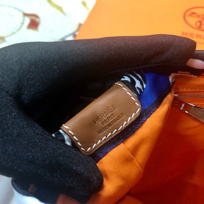 新品 エルメス [HERMES] ポーチ 収納バッグ TA2001P250-HE-24