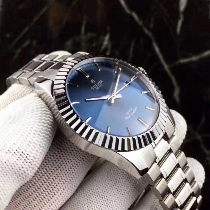 チュードル（TUDOR ）メンズ 時計 42mm 自動巻き 腕時計 TUD-WD680-16