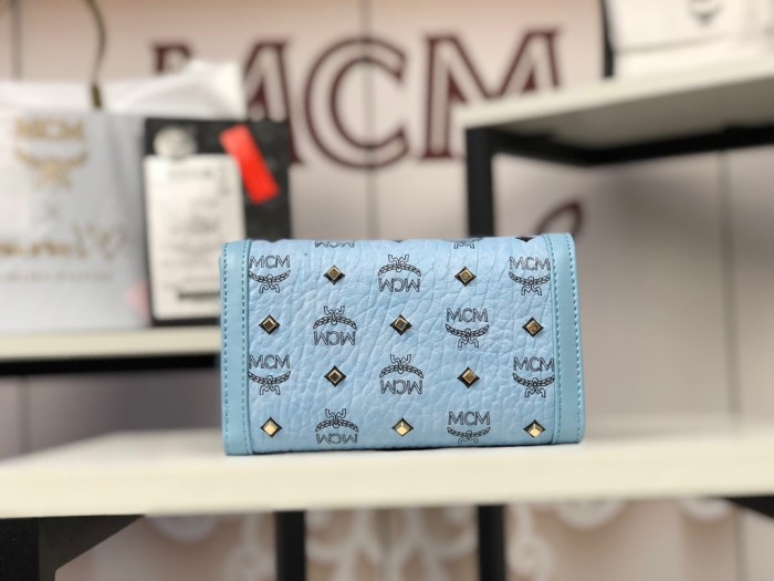 人気商品激安 エムシーエム 短財布 三つ折り財布 8033-MC493