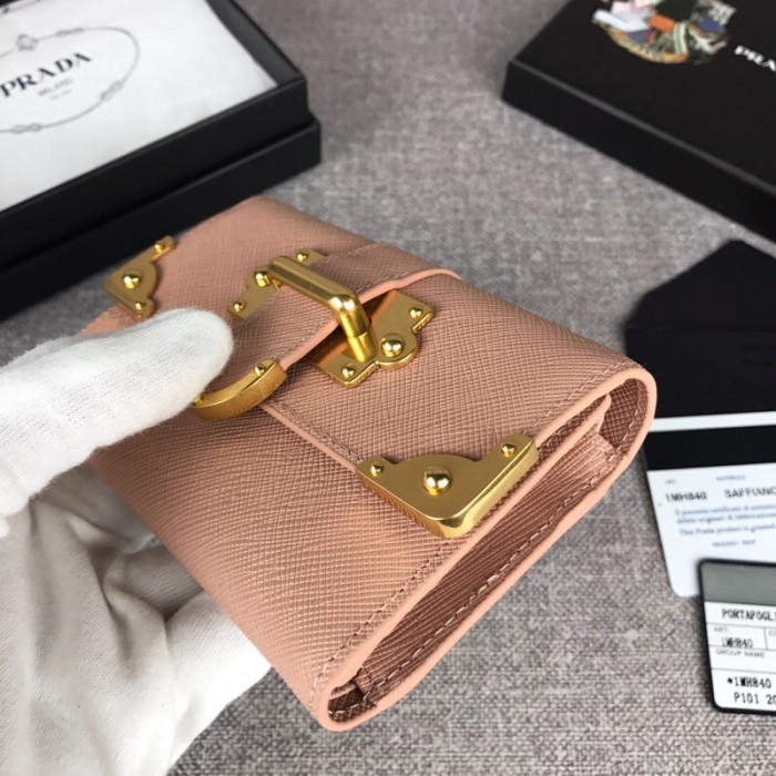 新作特N品 PRADA/プラダ 短財布 三つ折り財布 1MH840-PA383