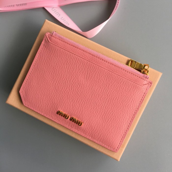 MIUMIU ミュウミュウ 新作 財布 カードケース BLL-2001P160-5MC008-1