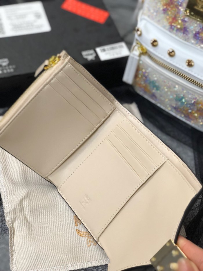 人気商品激安 エムシーエム 短財布 三つ折り財布 8096-MC478
