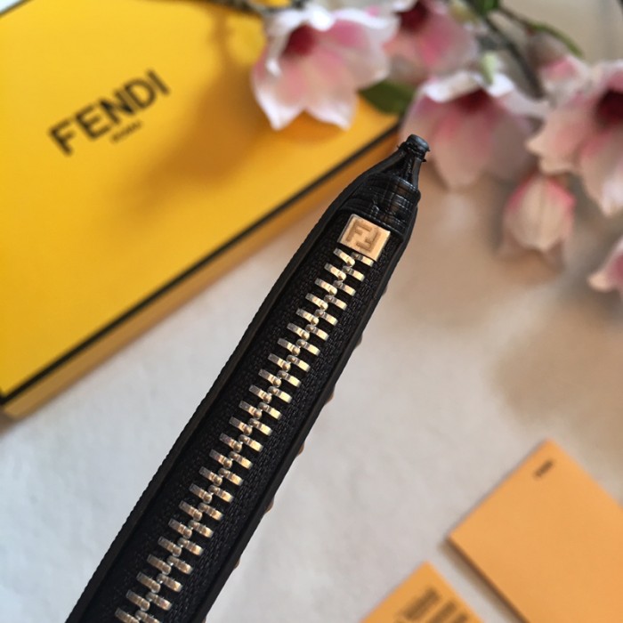 FENDI/フェンディ 長財布通販 セカンドバッグ FD19P160-FD27